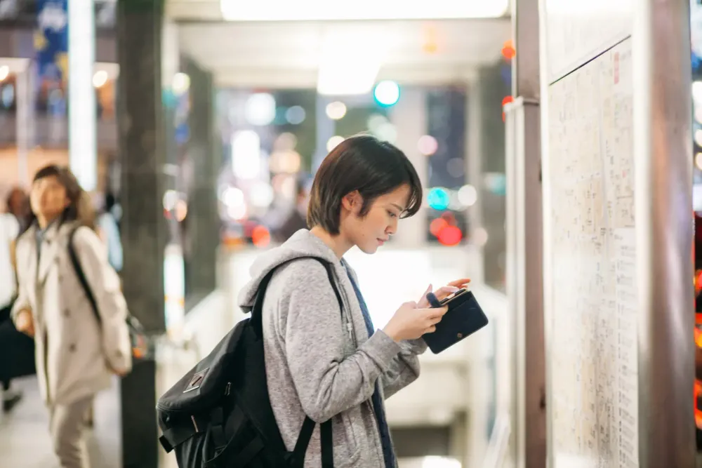 people-technology-person-person-device-mobile